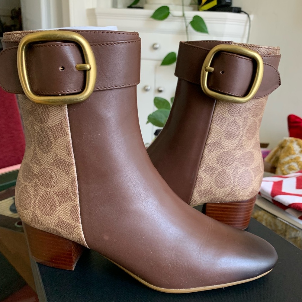 SOLD.  Coach Leather Boots sz6